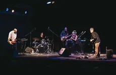 PIE DE FOTO:La nueva etapa de iNFiNiTO combina improvisación, tecnología y experimentación para ofrecer una propuesta musical en constante transformación. Foto Rafael Arriaga
