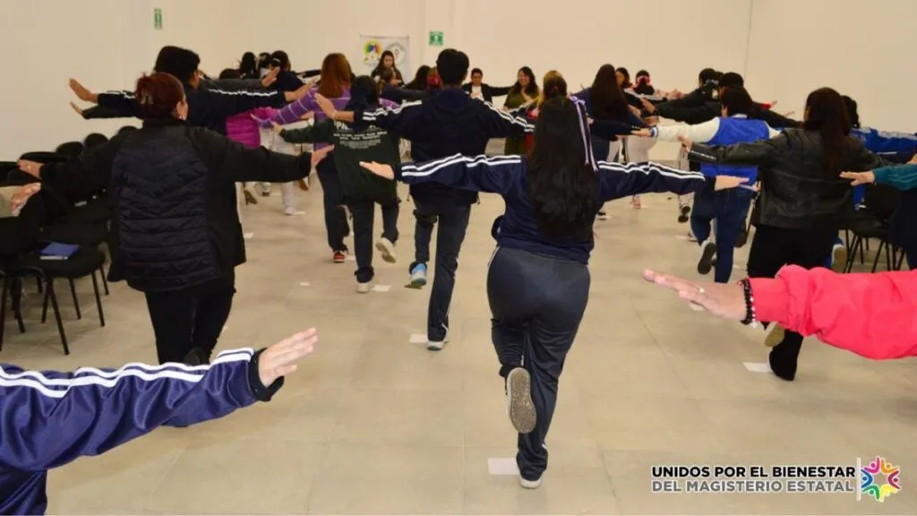 Estudiantes normalistas realizan visita guiada en Centro de Rehabilitación del SMSEM