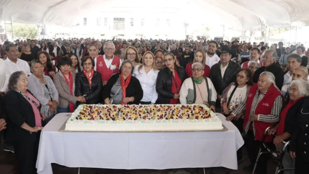 San Mateo Atenco celebra con alegría a las personas Adultas Mayores en su día