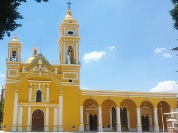 Cae barda de iglesia de Acahualco a causa de sismo y lluvias