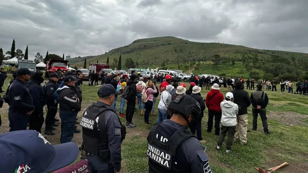 Sierra de Guadalupe: Hallan 5 posibles restos humanos y 150 prendas de vestir