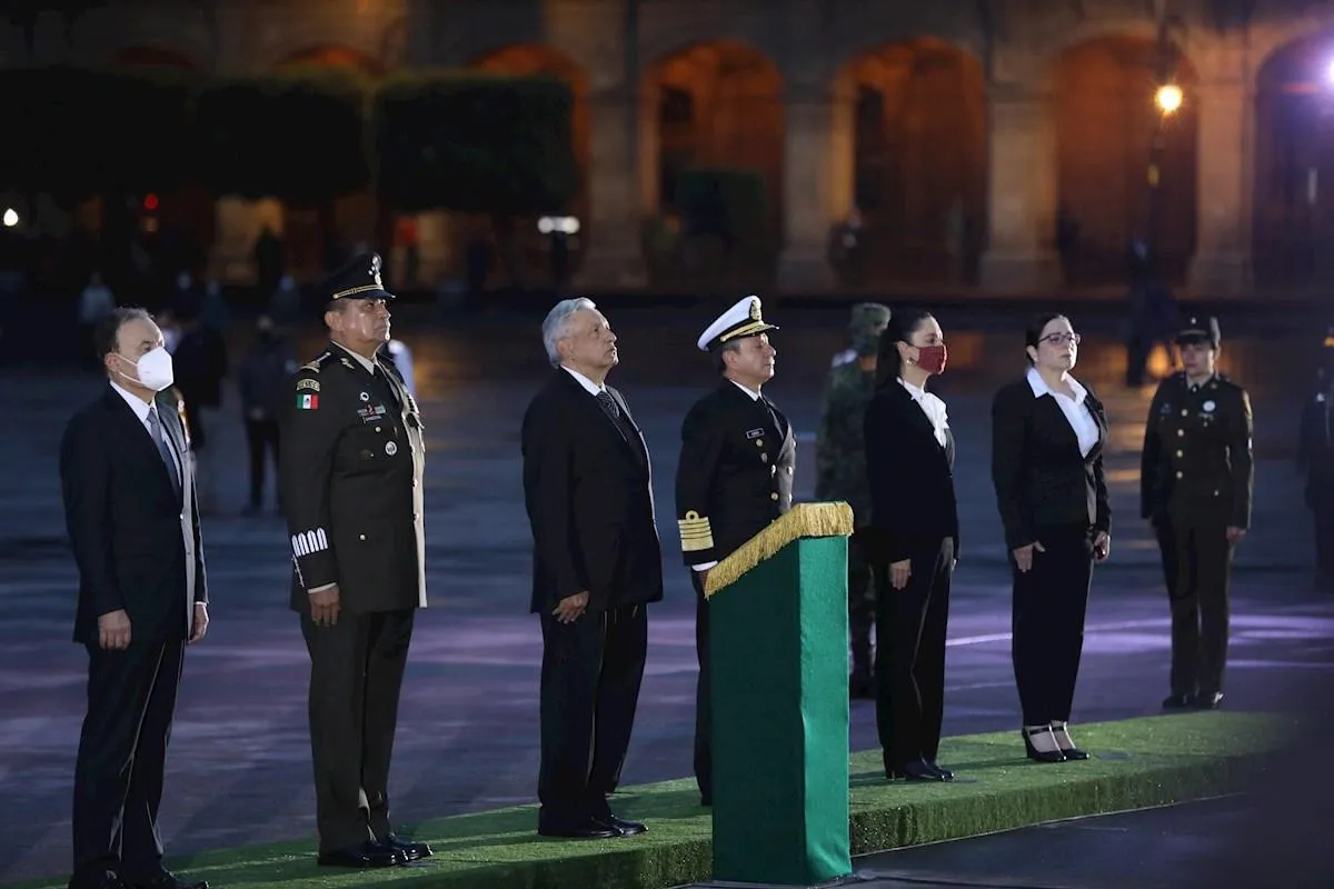 Homenajea AMLO a víctimas de sismos de 1985 y 2017