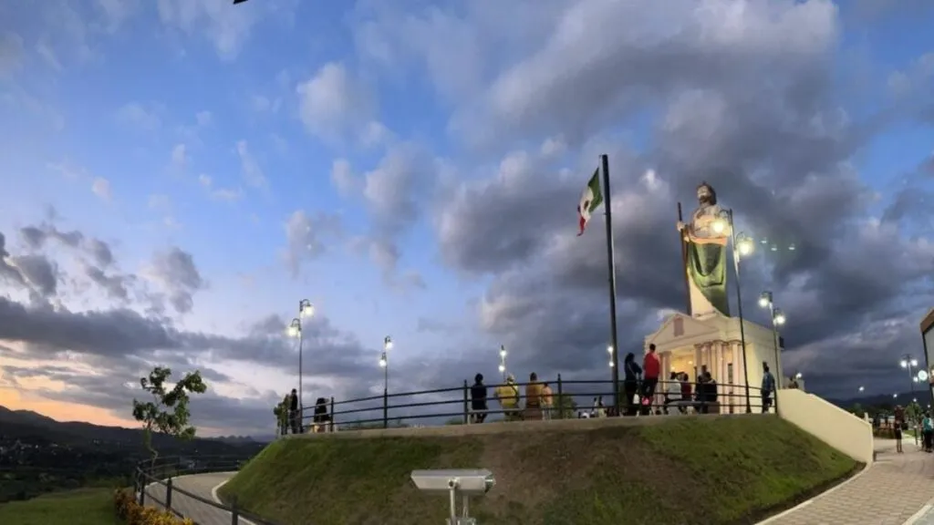 Parque Mirador Badiraguato recibe cientos de turistas durante vacaciones de verano
