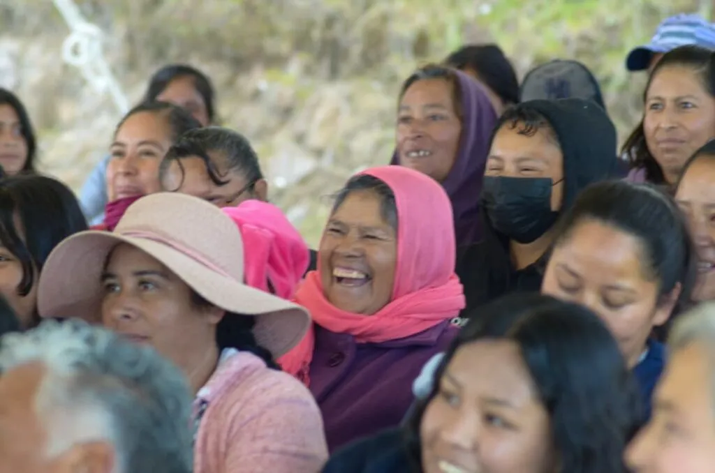 Apoyan Almoloya de Juárez y GEM economía de familias de escasos recursos con estufas ecológicas