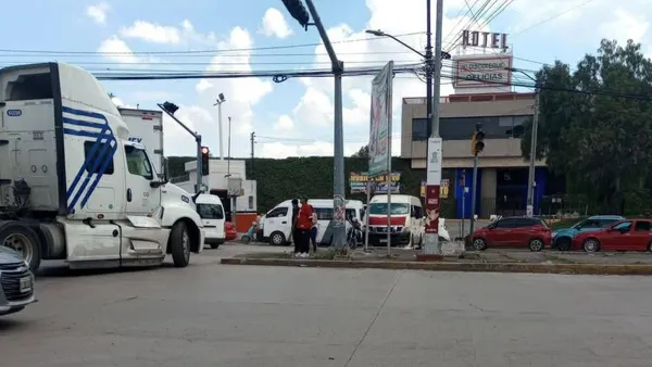 Cuautitlán Izcalli en caos vial por bloqueos de transportistas de Izgaza