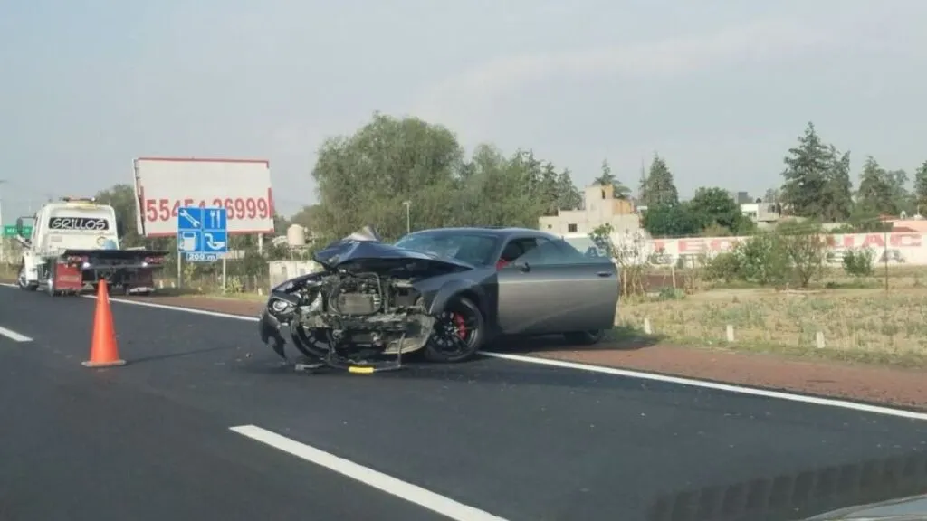 Motociclistas mueren impactados por auto de lujo en la México-Pirámides