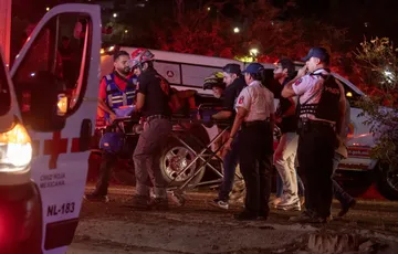 Suman 70 heridos tras caída de templete en evento de Movimiento Ciudadano