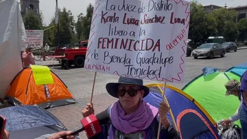 Colectivo instala plantón frente a Palacio de Gobierno