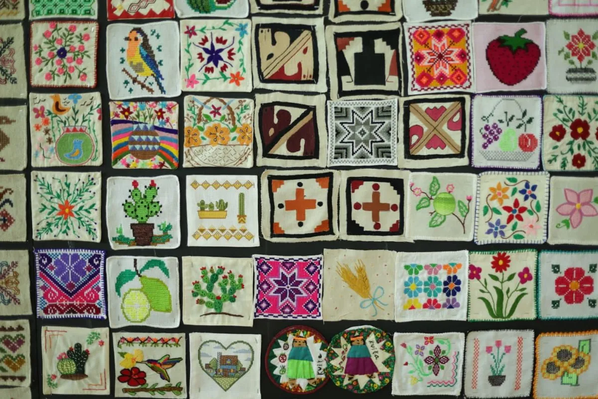 Artesanos del Estado de México hacen historia en Récord Guinness de textiles