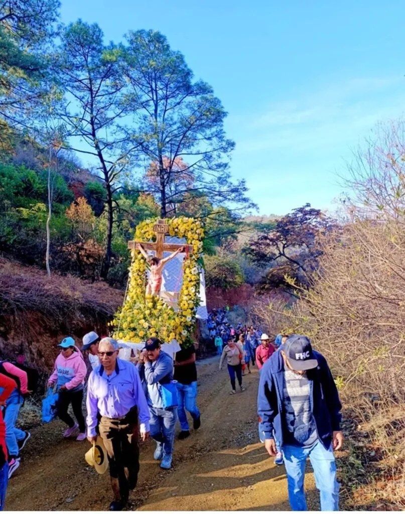 Caminata del Señor del Perdón al Cerro del Aura