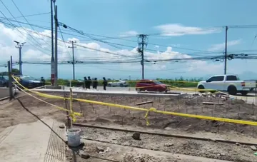 Vecinos de Chalco exigen cancelar obra de “tope-barda” y presentan plan contra inundaciones