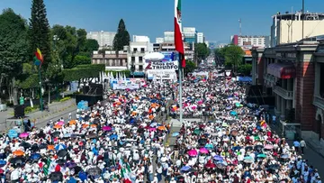 Más de 75 mil mexiquenses, encabezados por la gobernadora Delfina Gómez, acompañan la rendición de cuentas presidencial