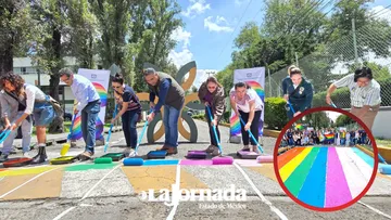 Pintan arcoíris en la UAEMéx para sensibilizar a los universitarios sobre comunidad LGBTTTIQ+