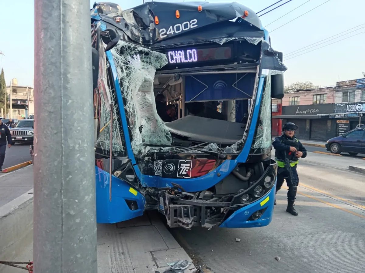 Operador de Trolebús Chalco-Santa Martha accidentado es trasladado al MP