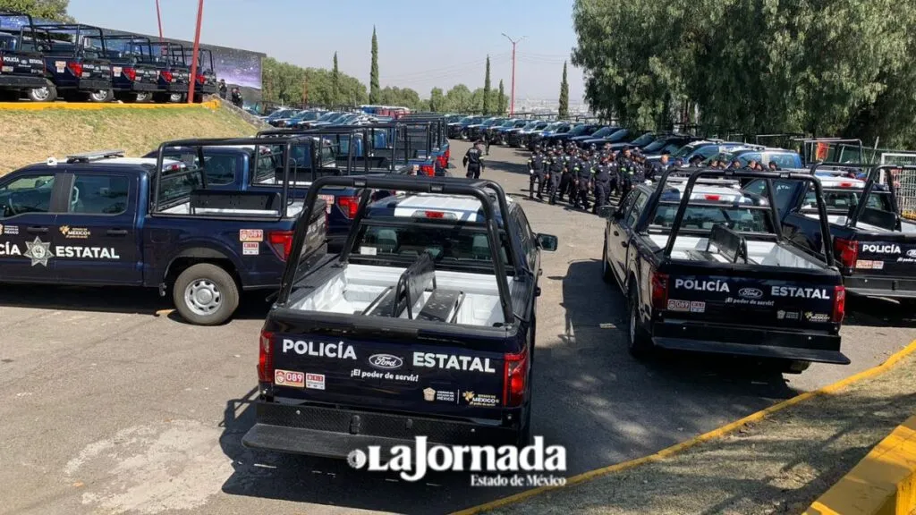 Delfina Gómez entrega patrullas y marinos refuerzan seguridad en el Edomex