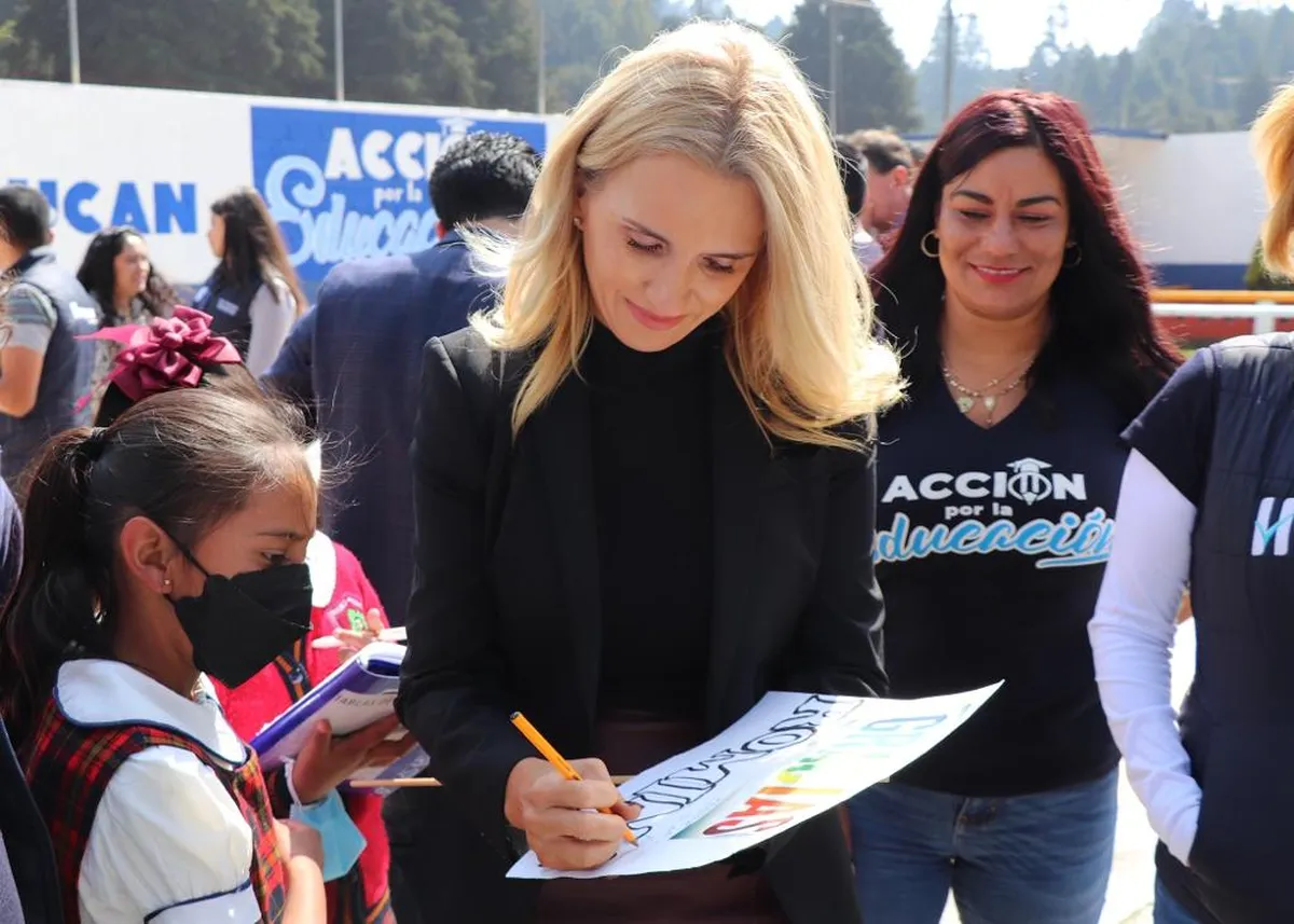 acción por la educación