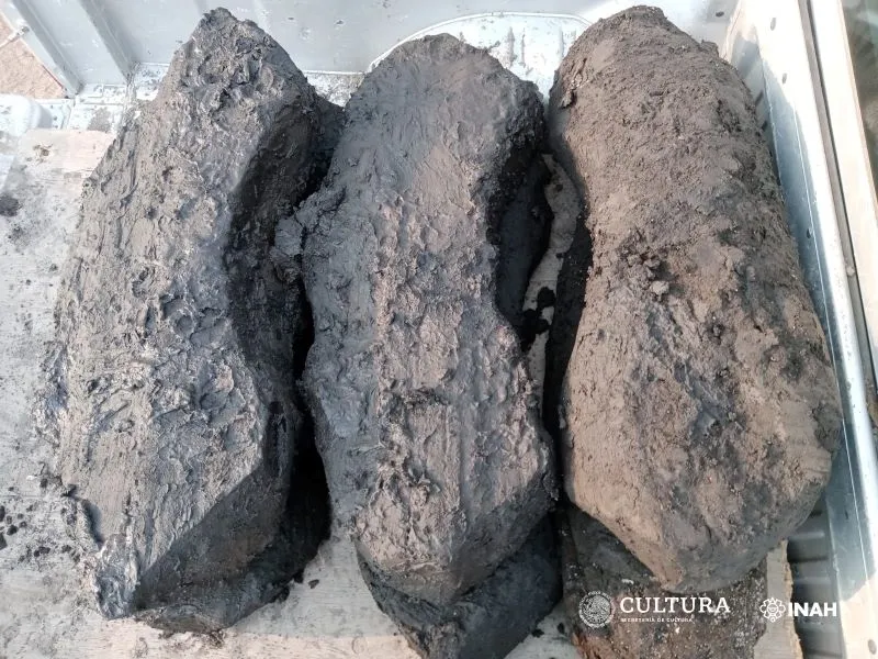Descubren restos de embarcación de 400 años en Chalco