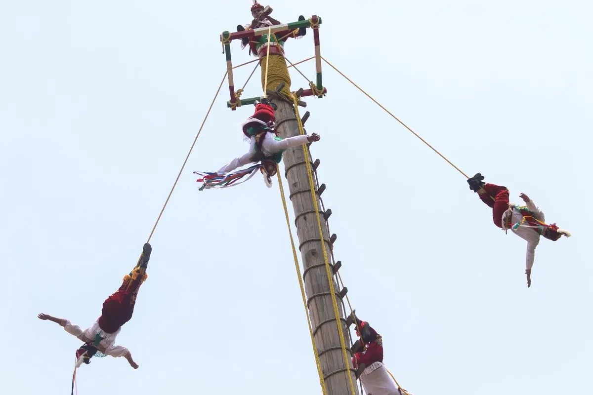 Voladores de Papantla en Veracruz suspenden sus presentaciones