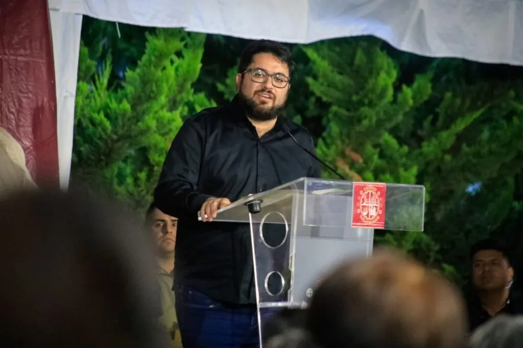 Alcalde Issac Montoya supervisa obra de rehabilitación del puente del INE, en San Rafael Chamapa