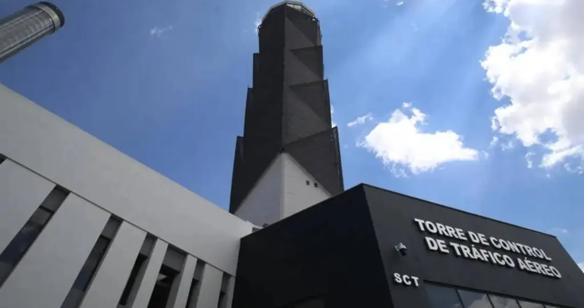 AMLO termina su sexenio con dos aeropuertos, una refinería y tres trenes; este es su legado