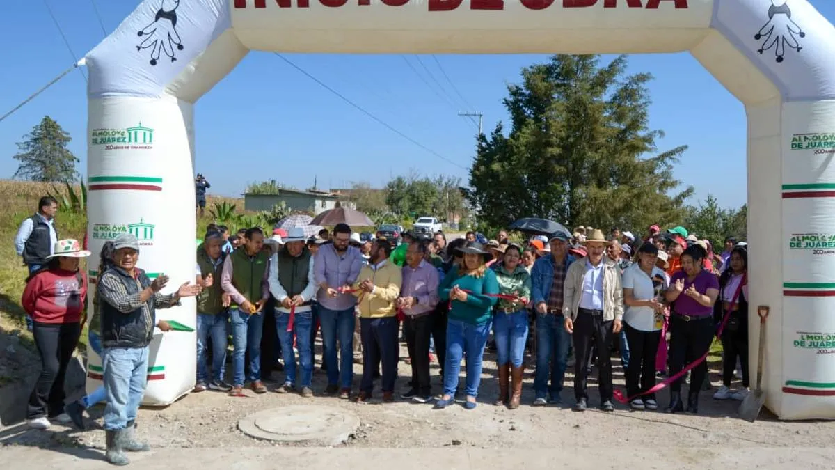 Adolfo Solis pone en marcha dos obras de rehabilitación vial en Almoloya de Juárez