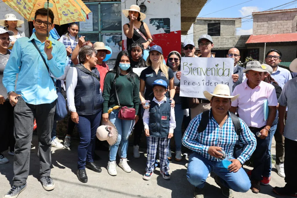 Atienden más de 90 peticiones de servicios públicos con “Huixquilucan contigo 24/7” en Magdalena Chichicaspa
