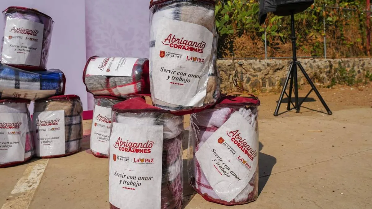 En La Paz entregan cobijas a familias de escasos recursos