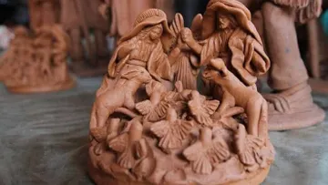 Nacimientos de barro, una artesanía local de temporada