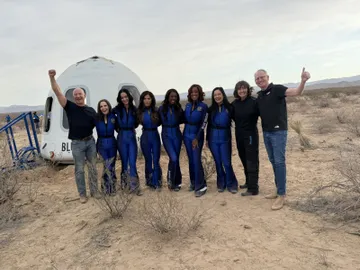 Katy Perry hace historia con viaje al espacio