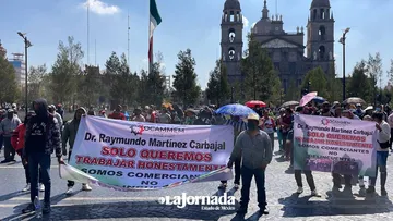 (VIDEO) Comerciantes semifijos del centro de Toluca se manifiestan, piden que los dejen trabajar
