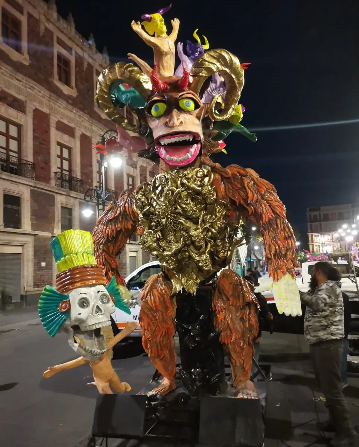 ”Nido en la cabeza”, alebrije mexiquense participa en desfile en la CDMX