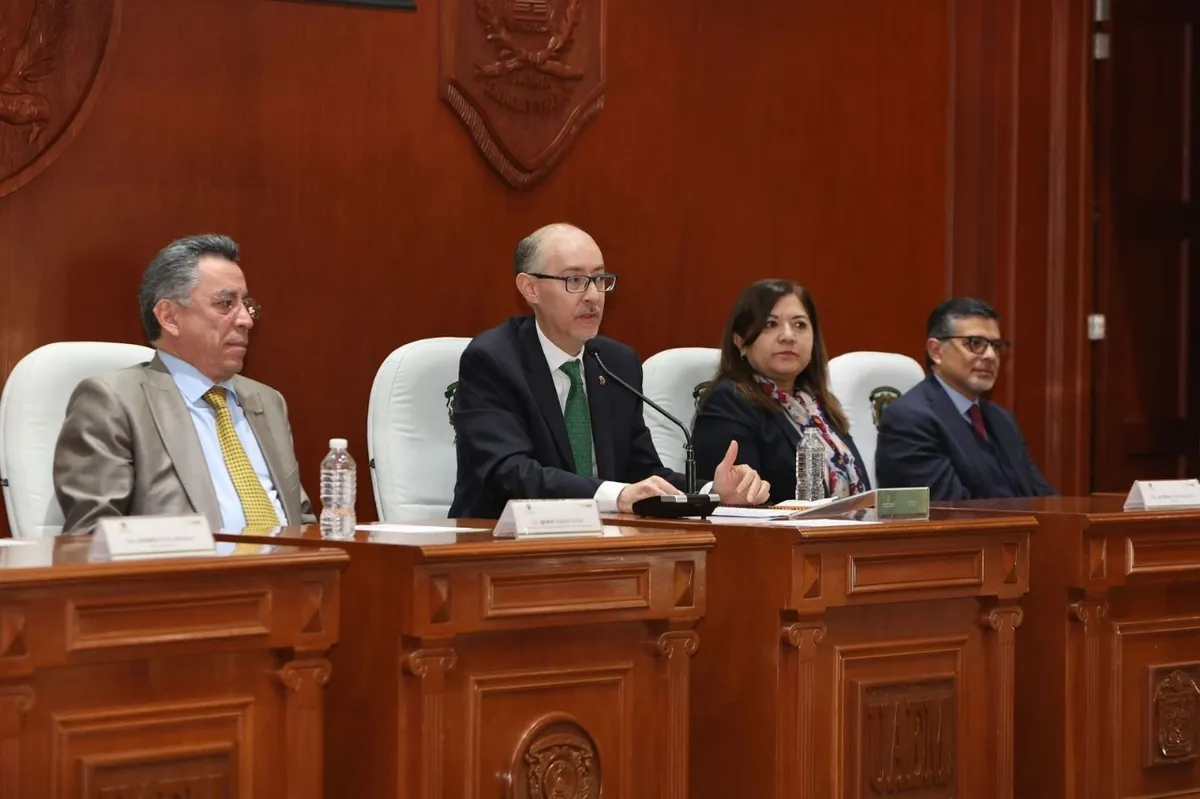 UAEMéx e ISSEMyM refuerzan colaboración en beneficio de estudiantes 