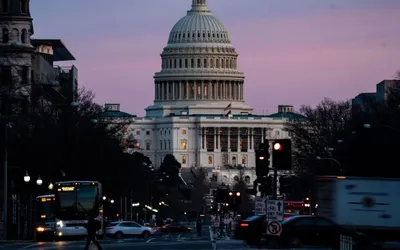 Un grupo de legisladores republicanos frenó este viernes el avance del plan de recortes fiscales impulsado por el presidente Donald Trump.