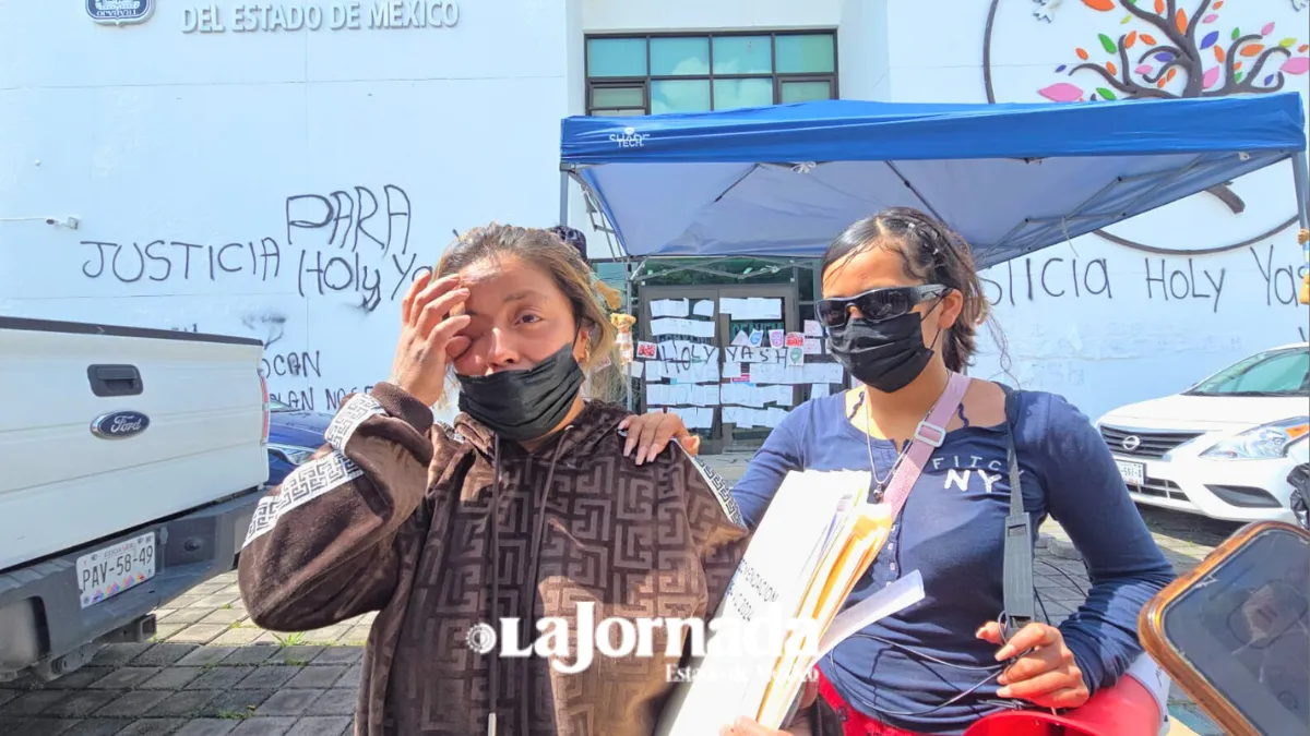 Comisión de Atención a Víctimas del Edomex es tomada por familiares de Holy Yash