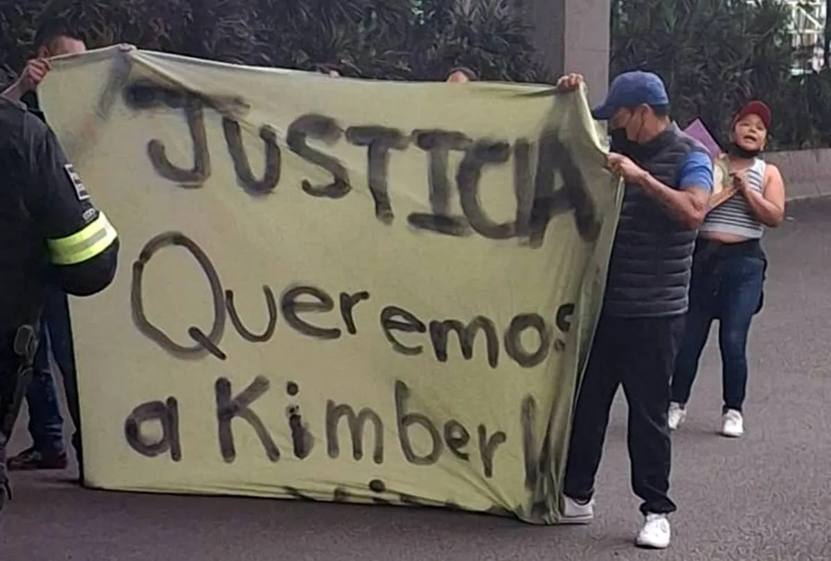Naucalpan: Bloqueo en Periférico por desaparición de Kimberly