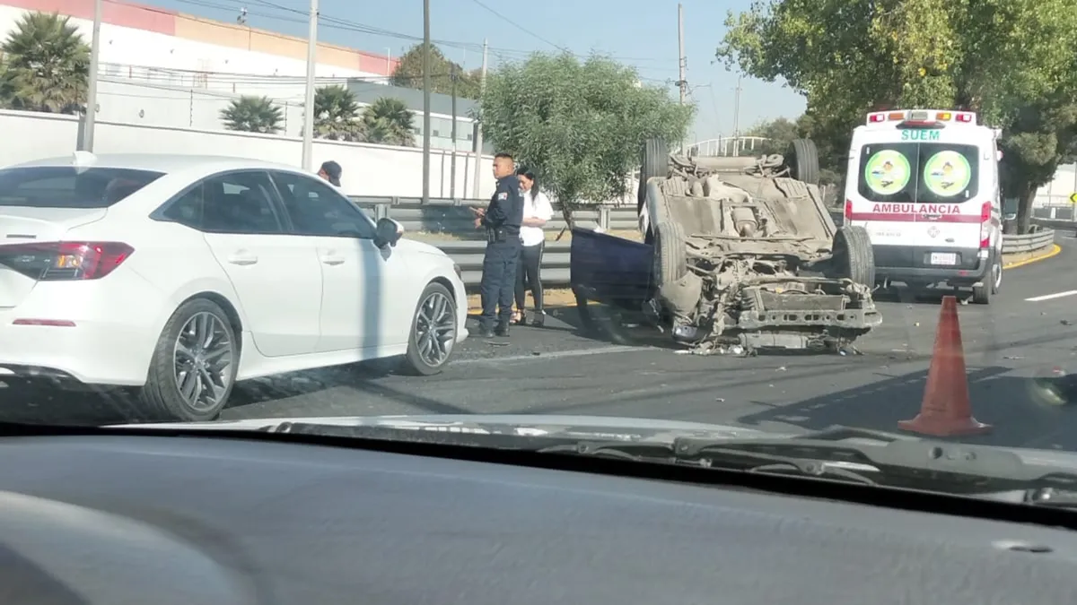Se registra un fuerte accidente en Boulevard Aeropuerto en Toluca
