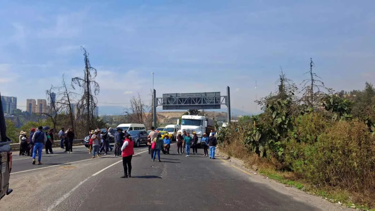 Bloqueo en la Toluca- Naucalpan libre por contaminación de agua con diésel