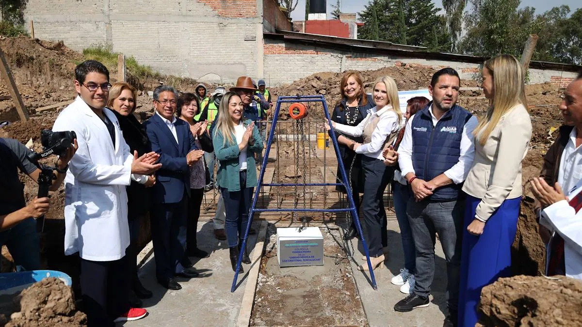 Huixquilucan: Colocan primera piedra de la unidad médica de San Cristóbal Texcalucan