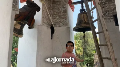 Doblan campanas en 600 iglesias de Ecatepec por muerte del Papa Francisco