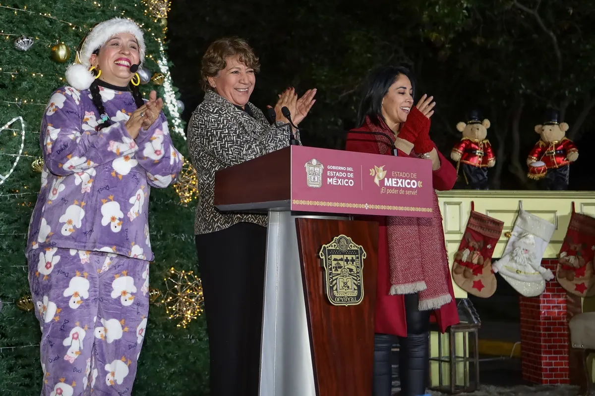 Asiste la Gobernadora Delfina Gómez al encendido del Árbol de Navidad del DIFEM