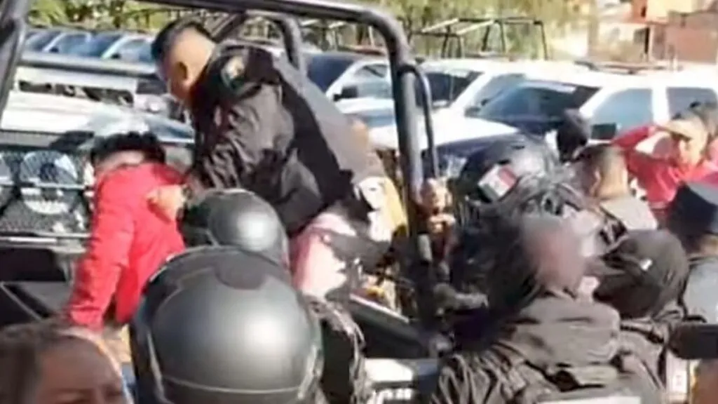 Habitantes de San Buenaventura, Ixtapaluca, acusan al alcalde de represión
