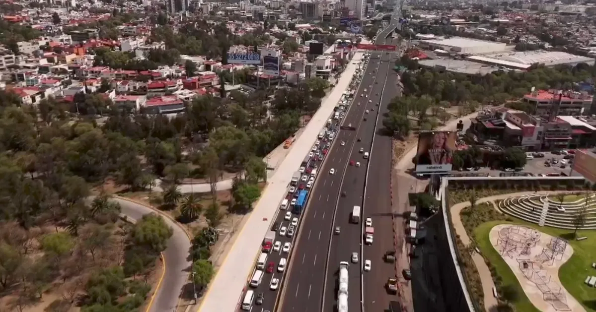 Retiran mil 800 toneladas de azolve en Periférico Norte tras años de abandono