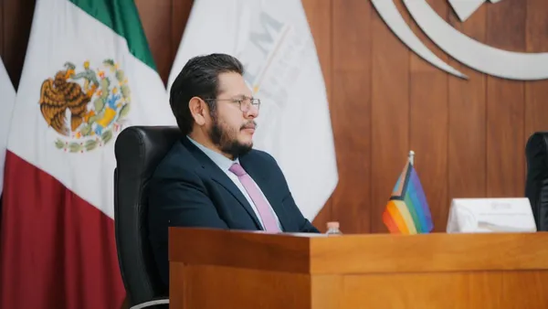 Respalda magistrado Víctor Pasquel a la comunidad LGBTTTIQ+ en sesión del TEEM