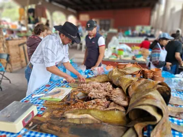 Con la declaratoria, se establece como asunto de interés público y social la preservación, transmisión, promoción y fortalecimiento tanto de la feria como del carnaval.