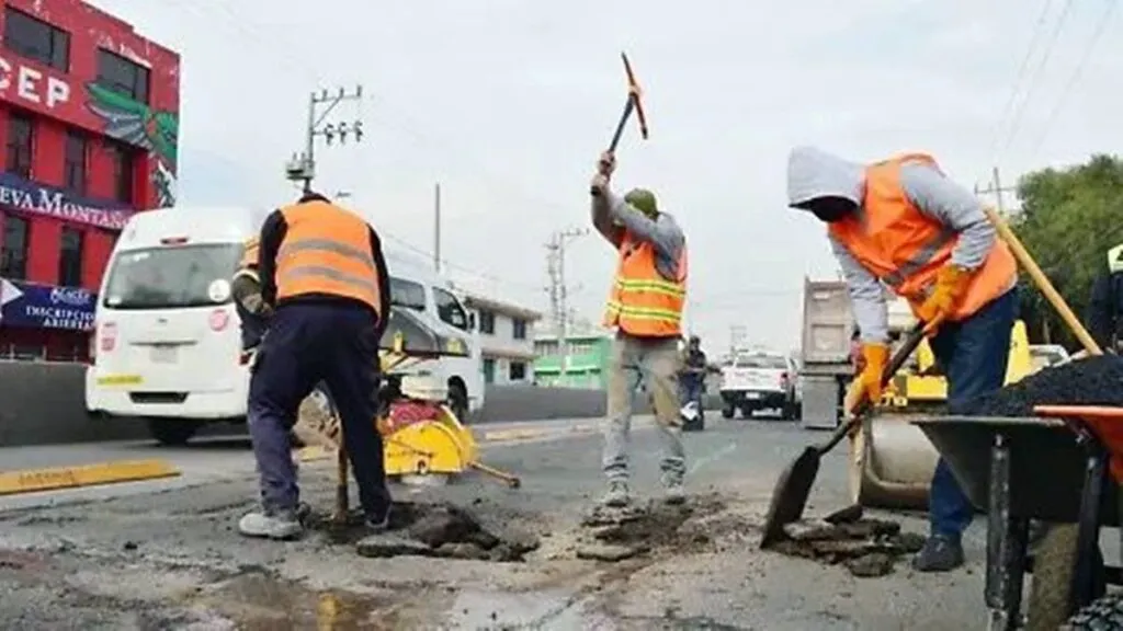 Aplican más de 7 mil toneladas de asfalto para baches en Ecatepec