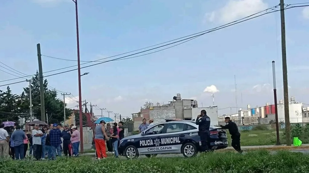 Vecinos de Chicoloapan sin agua desde hace más de un mes