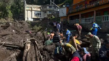 Suman 9 personas fallecidas por el deslave en Jilotzingo