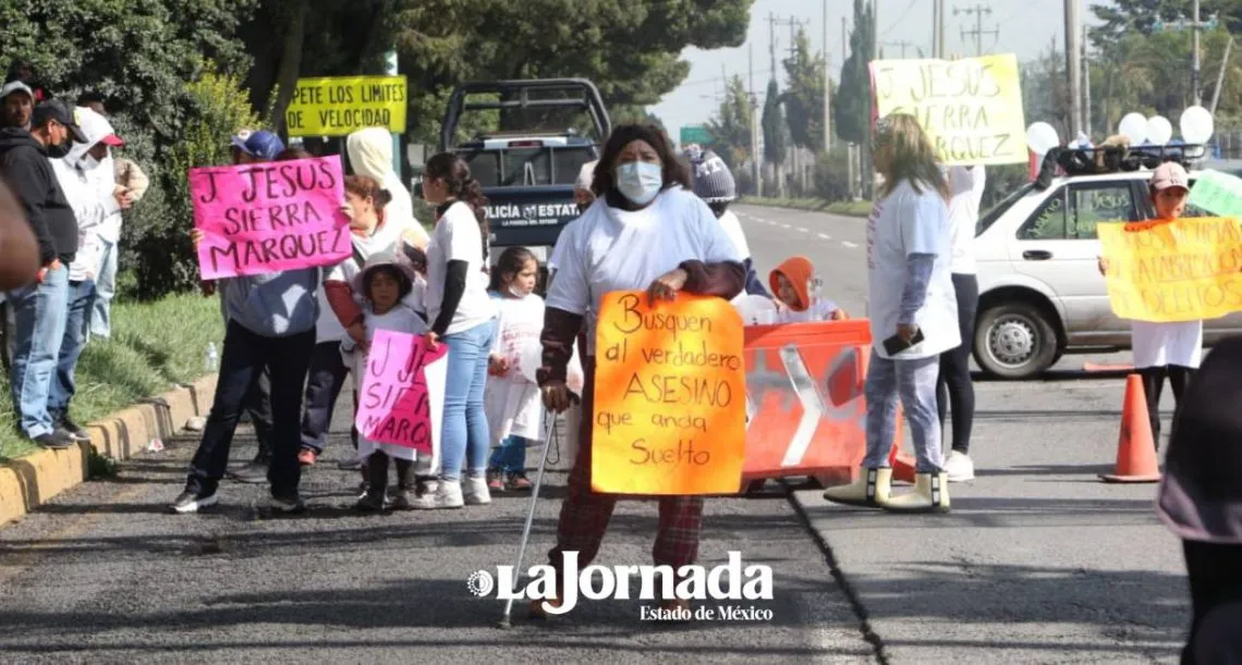 Toluca: Bloqueo en Av. Blvr Aeropuerto, replegado con fuerza pública (VIDEO)