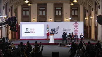La presidenta Claudia Sheinbaum informó sobre la iniciativa que busca limitar la doble nacionalidad en ciertos cargos públicos.