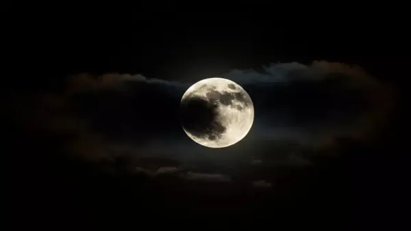 La próxima luna negra estacional será visible el 20 de agosto de 2028, mientras que la siguiente de tipo mensual ocurrirá el 31 de agosto de 2027.